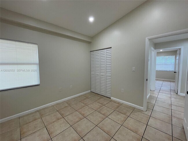 Building Photo - 1511 San Remo Cir