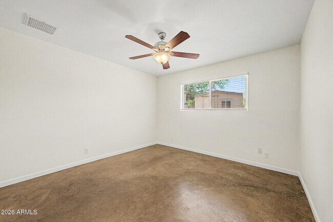 Building Photo - 29 E Foothill Dr