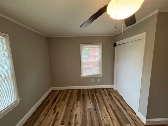 Building Photo - Like New Construction - Premium Finishes T...