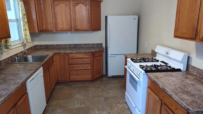 Building Photo - 107 Bancroft Dr
