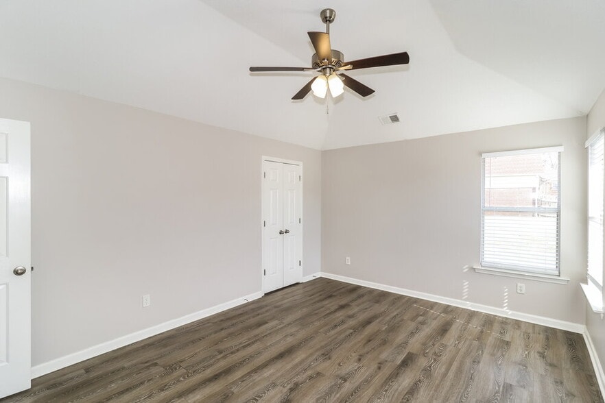 Building Photo - 4844 Pine Forrest Dr