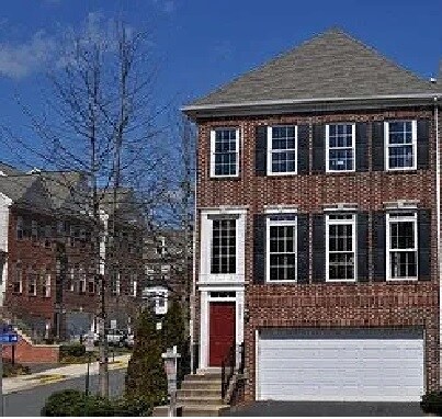 1.Main - 8841 Royal Doulton Ln