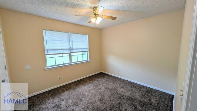 Building Photo - 1460 Flo Zechman Dr