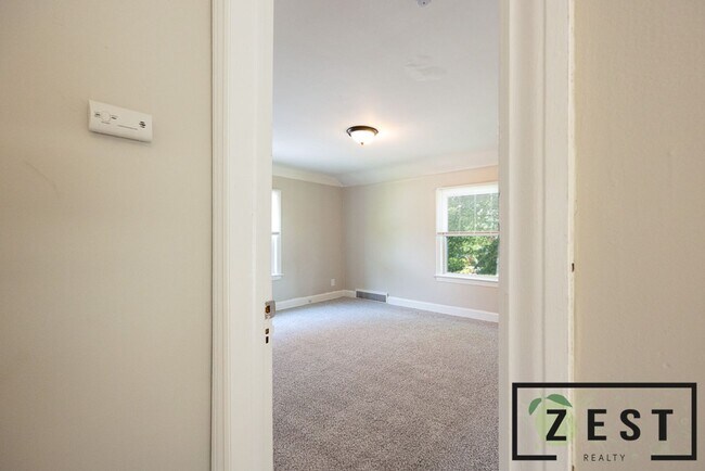 Building Photo - BEAUTIFUL 3 BD 1.5 BATH HOME!