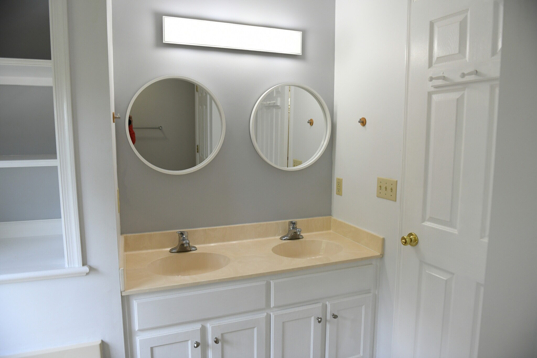 Master bath vanity - 19295 Briar Patch Dr