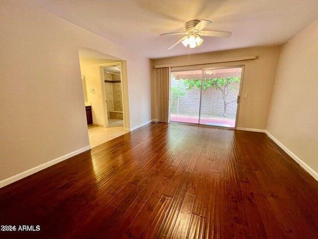 Building Photo - 5433 N 79th Pl