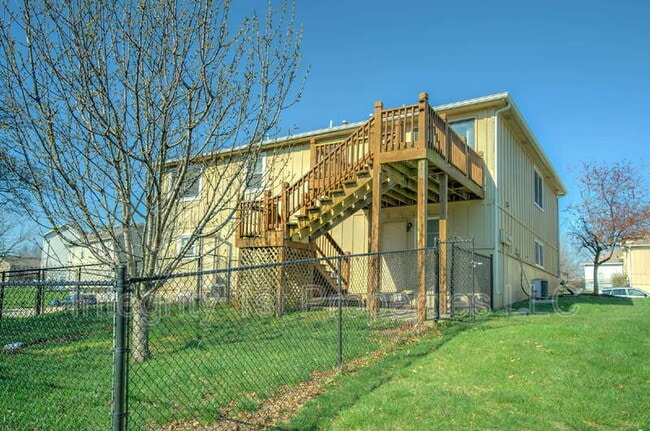 Building Photo - 8635 N Hull Ave