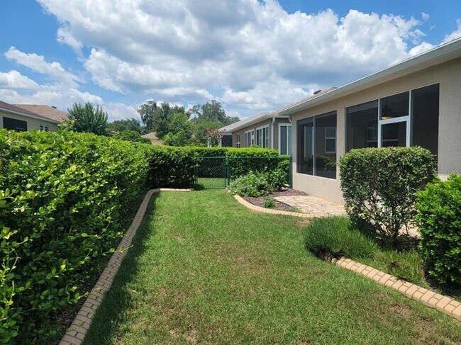 Building Photo - 8245 SW 78th Terrace Rd