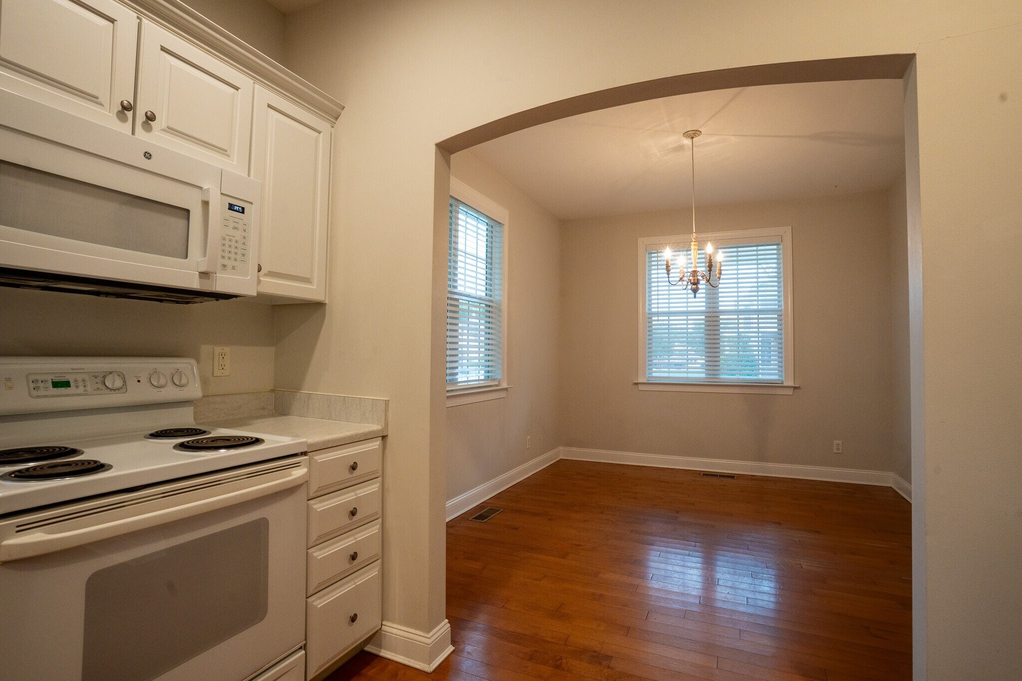 Building Photo - 204 Henrys Mill Dr