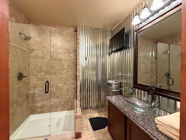 Building Photo - Luxury Furnished Executive Home with Entertainers Basement, Trex Deck & 3-Car Garage
