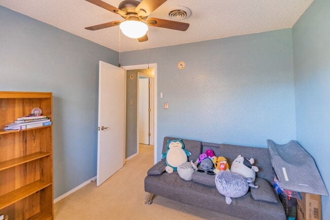 Building Photo - Beautiful 3 Bedroom/2 Bath Home
