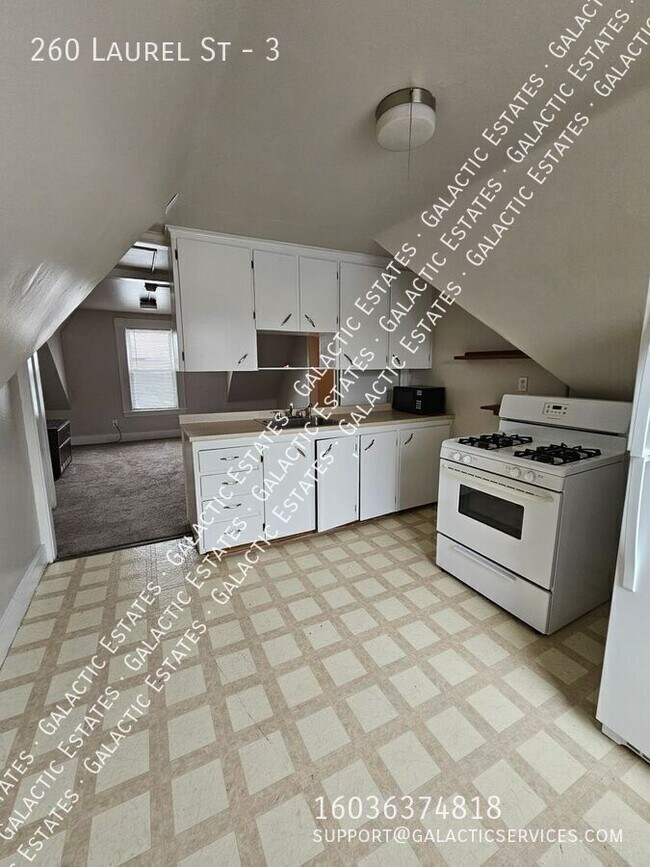 Building Photo - 260 Laurel St