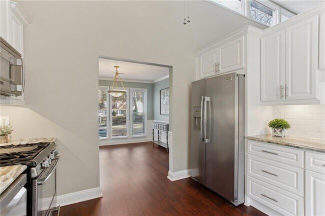 Building Photo - 2238 N River Trail