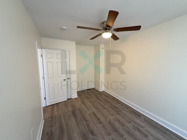 Building Photo - 7115 Emerson Ave