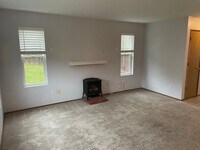 Building Photo - Lovely 3 Bedroom Coupeville Home! Huge Back Yard