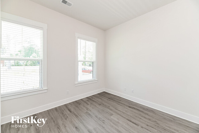 Building Photo - 118 Pecan Dr