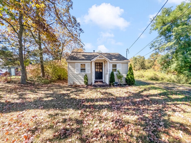 Building Photo - 944 Totoket Rd
