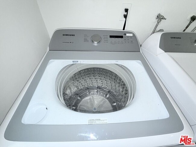 Building Photo - 23744 Hartland St