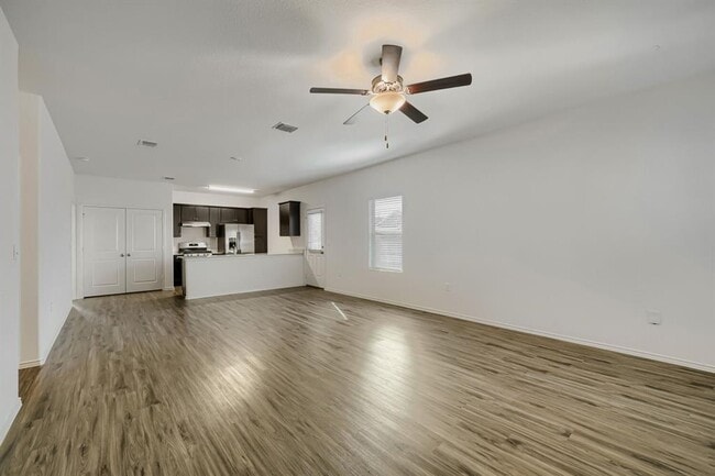 Building Photo - 7001 Tonka Ln