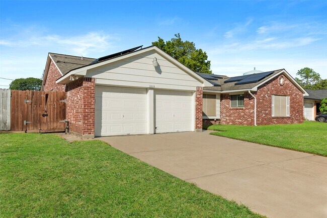 Building Photo - 8818 Edgemoor Dr