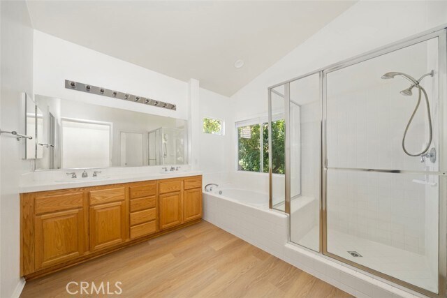 Building Photo - 17 Camarin St