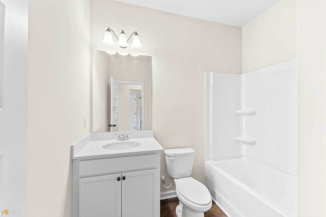 Building Photo - 755 Lakehaven Ln