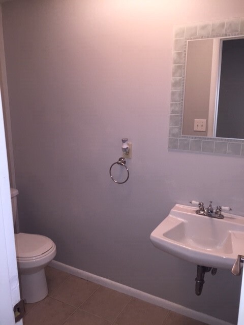 Powder Room - - 5717 Howe St