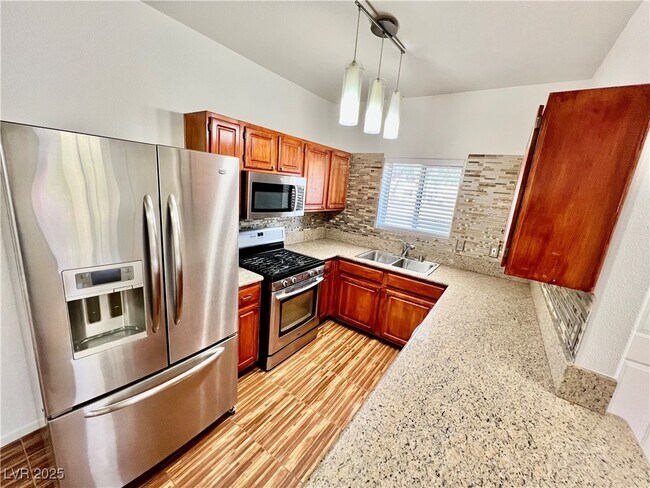 Building Photo - 5655 E Sahara Ave