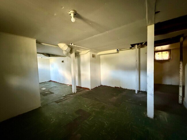 Building Photo - 280 Mason Ave