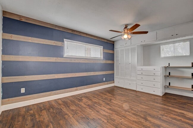 Building Photo - UNIQUE SINGLE FAMILY HOME! - No HOA, Car Lift, RV Parking and Nice Backyard