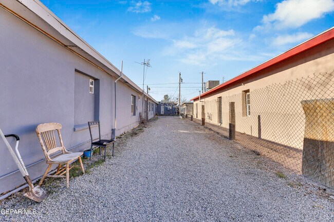 Building Photo - 218 NW I Ave