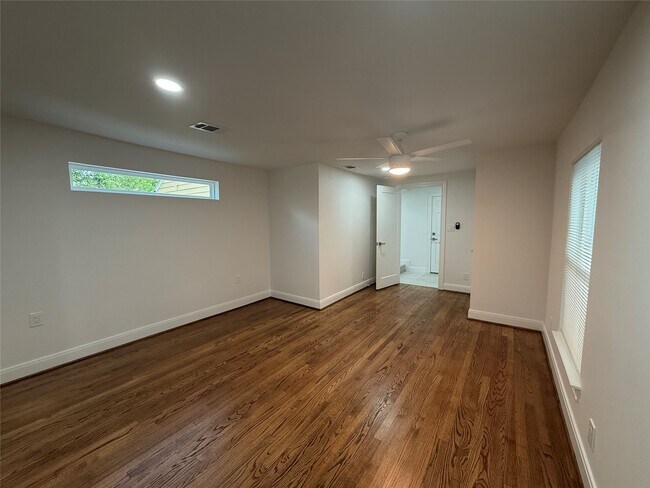 Building Photo - 4843 Culmore Dr