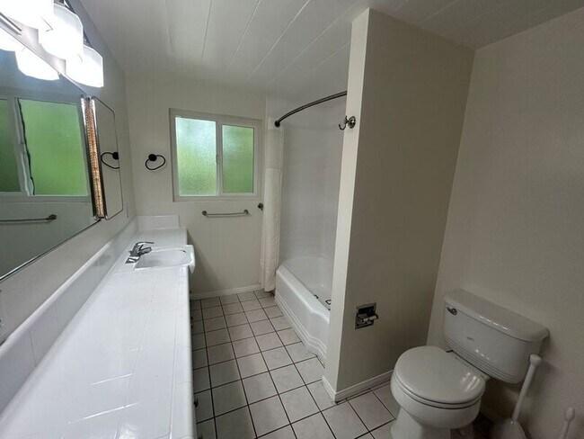 Building Photo - 279 Starlight Crest Dr