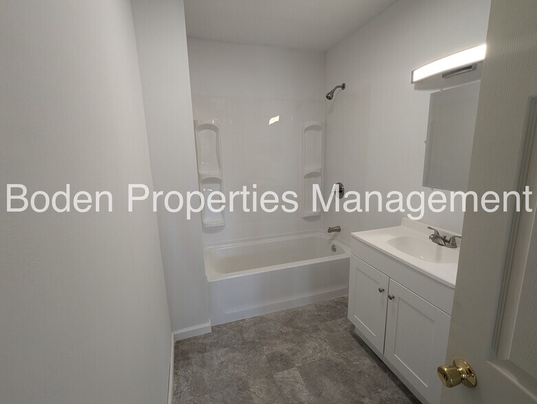 Building Photo - 1714 S Meridian St