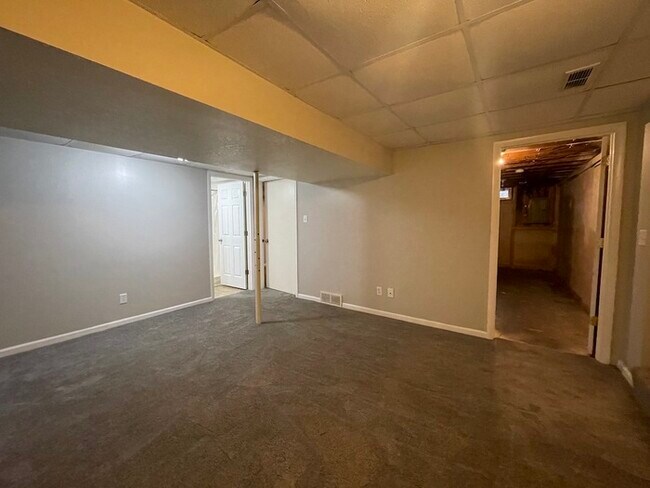 Building Photo - 1708 Paddington Rd