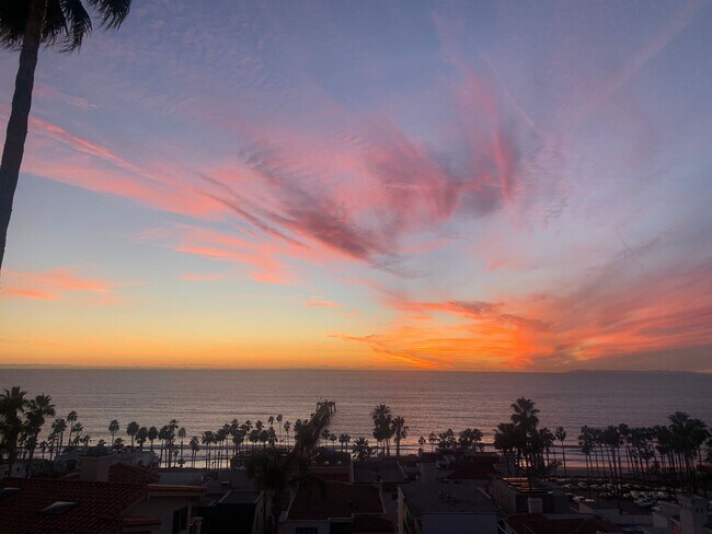 Building Photo - 420 Monterey Ln