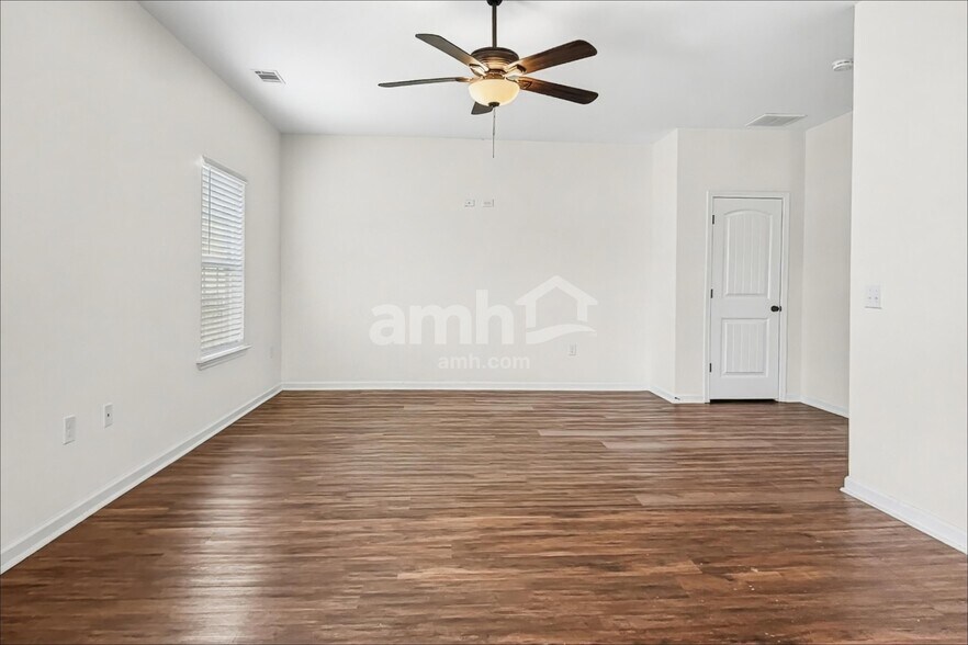 Building Photo - 455 Sunbury Dr
