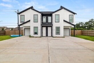 Building Photo - 8534 Woodlyn Rd