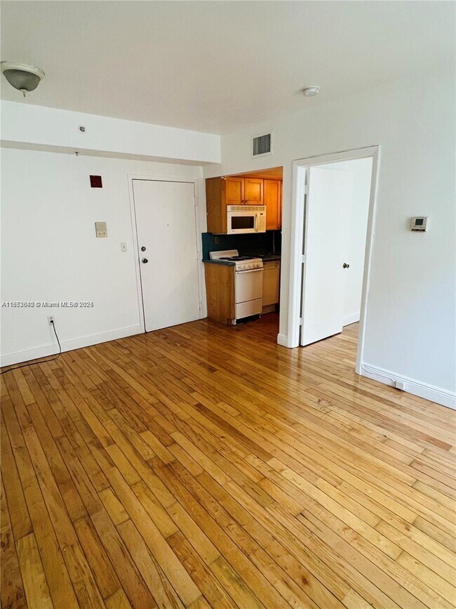 Building Photo - 1550 Drexel Ave