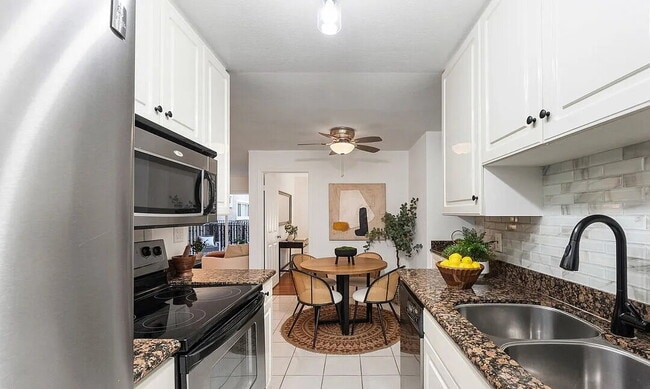 Building Photo - Spacious 1-bedroom  in the heart of Midtown Santa Monica.