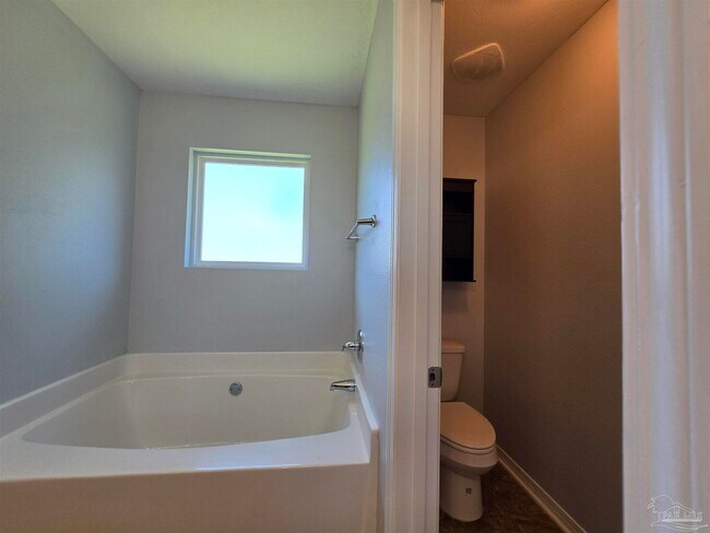 Building Photo - 5574 Peach Dr