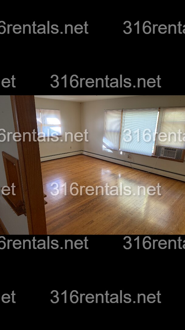 Building Photo - $495 - 1 bed 1 bath - Multi Family Home