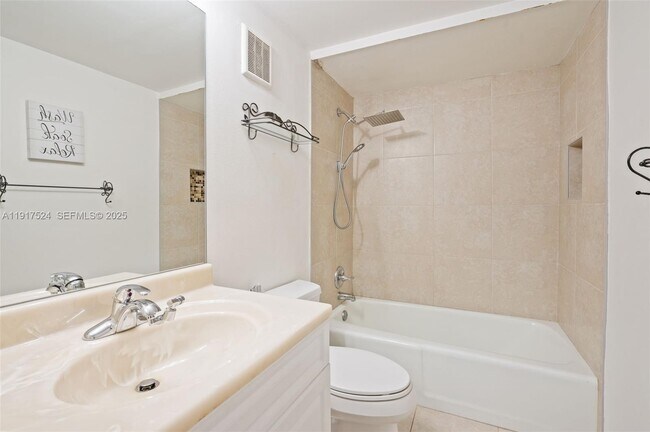 Building Photo - 1017 NW 124th Ave