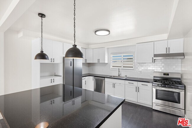 Primary Photo - 25226 Loytan St