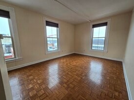 Building Photo - 217 2nd St E