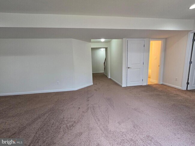 Building Photo - 173 Heartleaf Ln