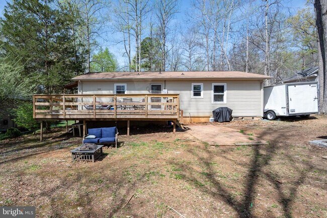 Building Photo - 205 Monument Rd