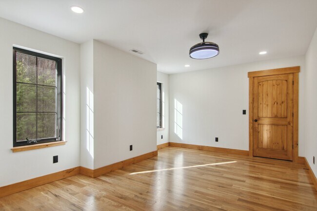 Building Photo - 81 Camsyn Dr
