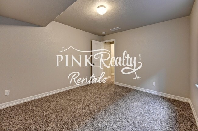 Building Photo - 10716 Ridgepole Dr