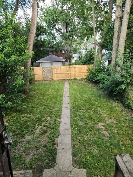 Building Photo - 3353 N College Ave